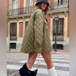 Women’s Joie Quilted oversized shirt Jacket. Size Medium